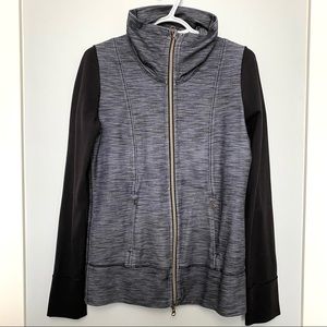 Lululemon zip up black/grey size 6 vintage